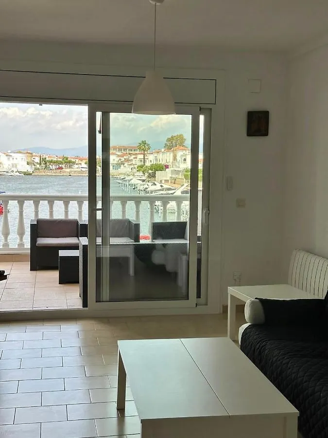 Apartamento En El Canal De Empuriabrava II Apartment
